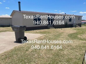 Building Photo - Beautiful Home Inside and Out!!!