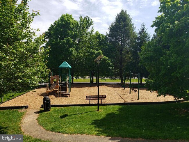 Building Photo - 18022 Royal Bonnet Cir