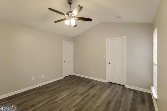 Building Photo - 1030 Overlook Dr