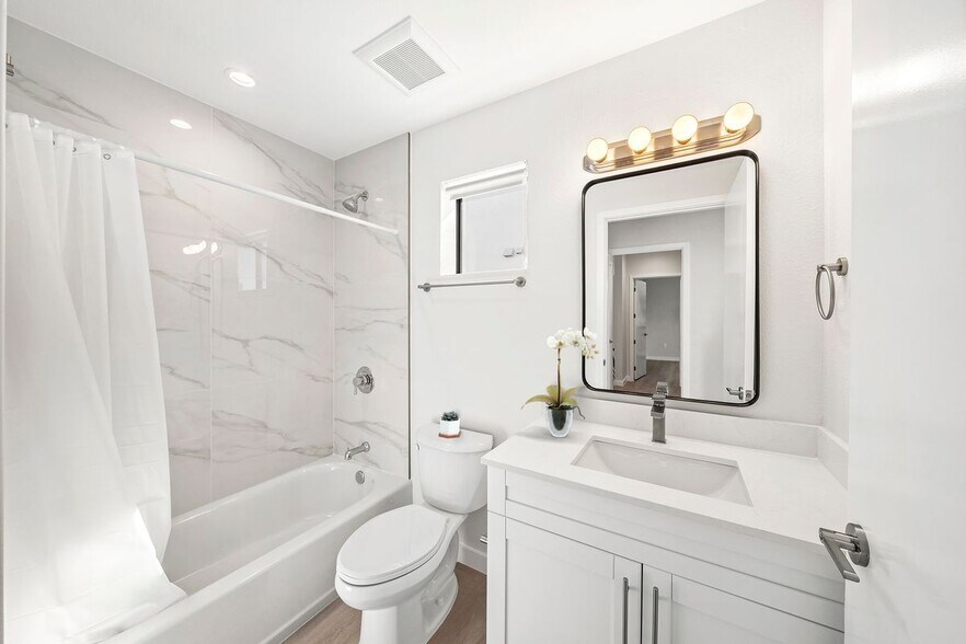 Building Photo - 1251 SW 3rd St