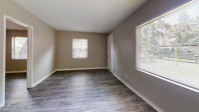 Building Photo - 1726 Ryar Rd