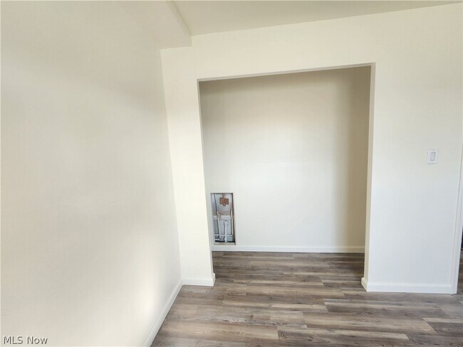 Building Photo - 26680 Tungsten Rd