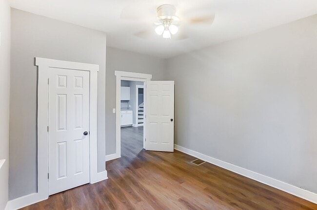 Building Photo - 512 Troy St