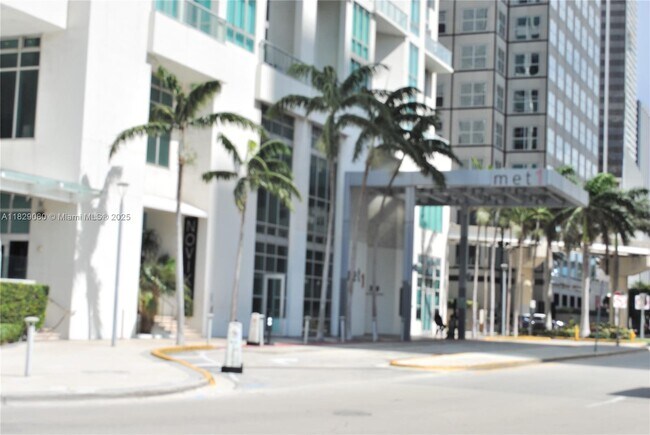 Building Photo - 300 S Biscayne Blvd