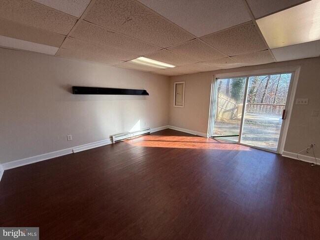 Building Photo - 534 Olde Greenwich Cir