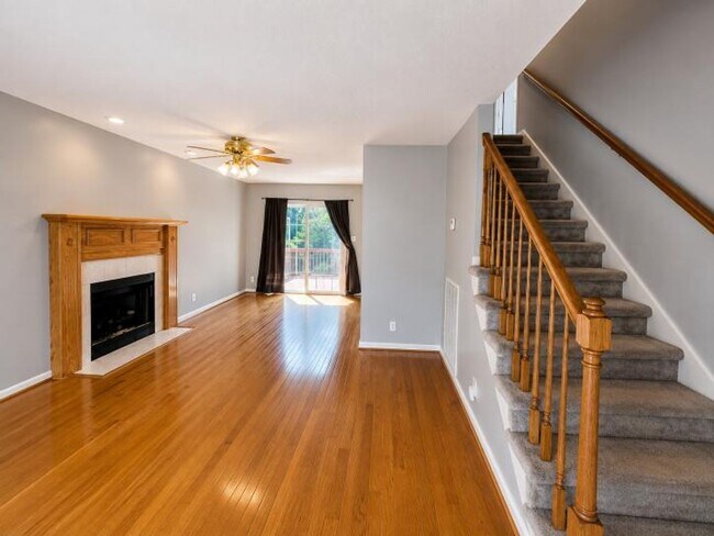 Building Photo - 1034 Persimmon Ct