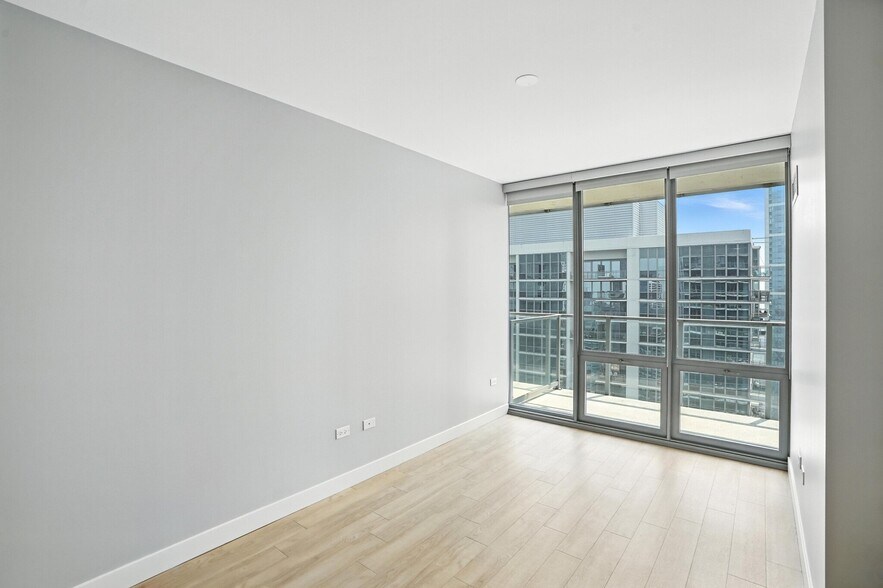 Building Photo - 341 E Wacker Dr
