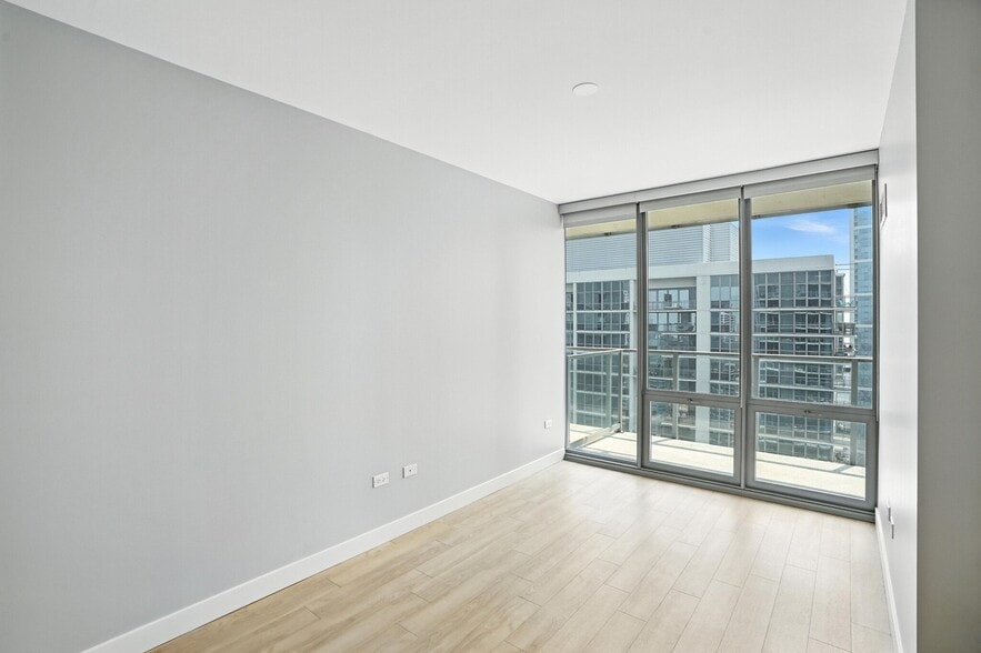 Building Photo - 351 E Wacker Dr