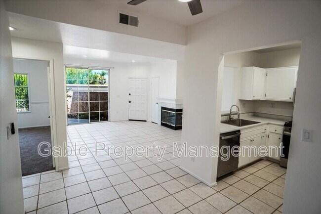Building Photo - 23633 Del Monte Dr