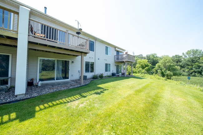 Building Photo - 8772 Coburn Ct