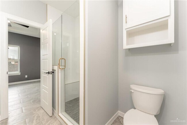 Building Photo - 1711 Lago Delton