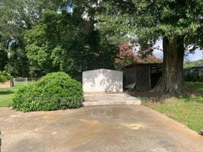 Building Photo - 106 Keloy St