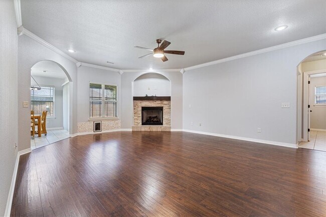 Building Photo - 6210 S 38th St