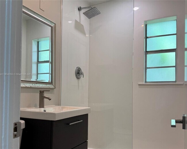 Building Photo - 7865 SW 57th Ave