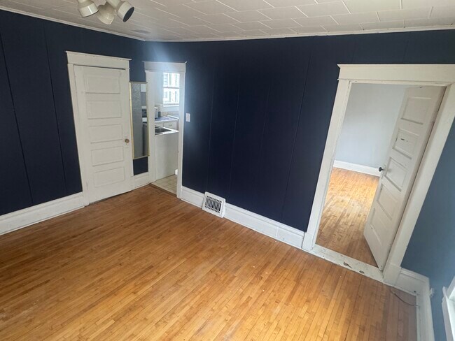 Building Photo - 420 Grand Ave