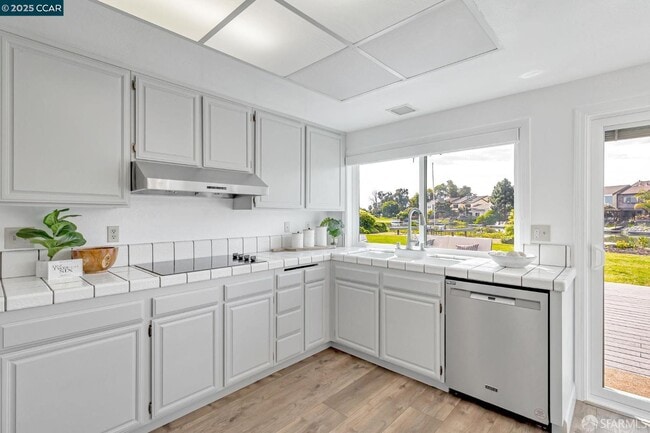 Building Photo - 558 Marlin Ct