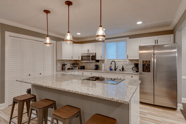 Kitchen 1 - 410 E Trinity Ln
