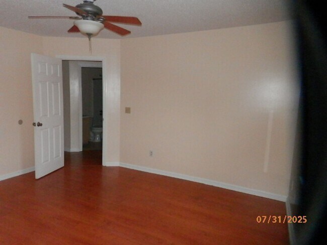 Building Photo - 1616 Seneca Ln