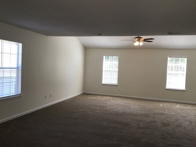 Building Photo - 3232 Spring Mesa Dr SW