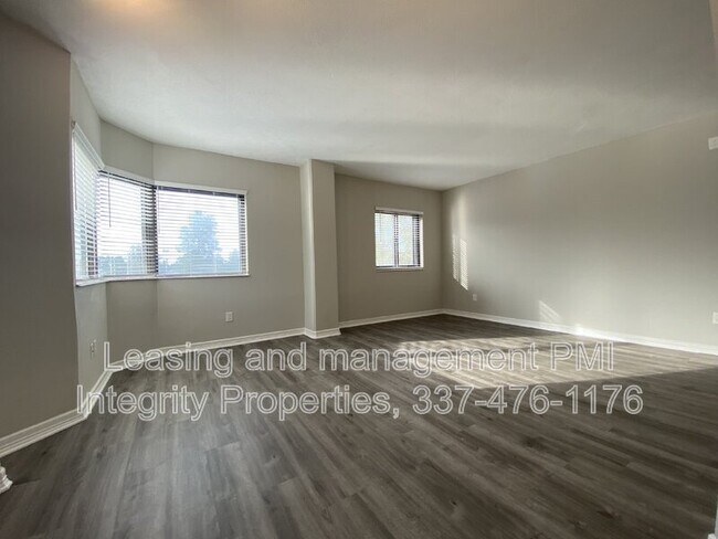 Building Photo - 11550 Southfork Ave