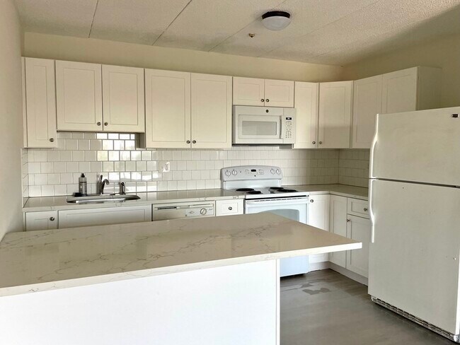 Building Photo - 308 Quarry St