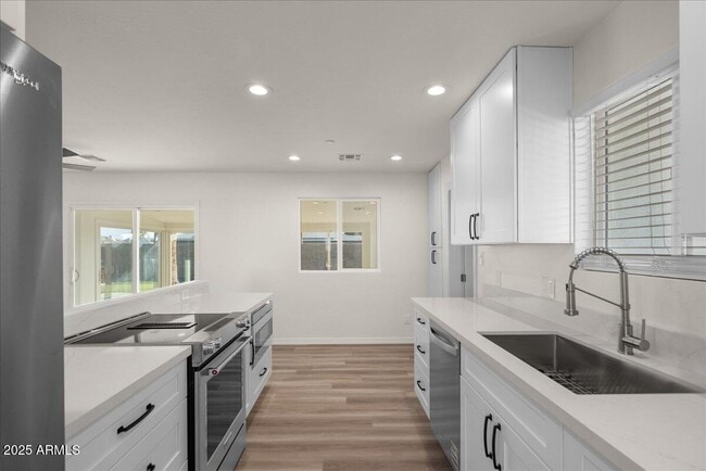 Building Photo - 2623 N 74th Pl