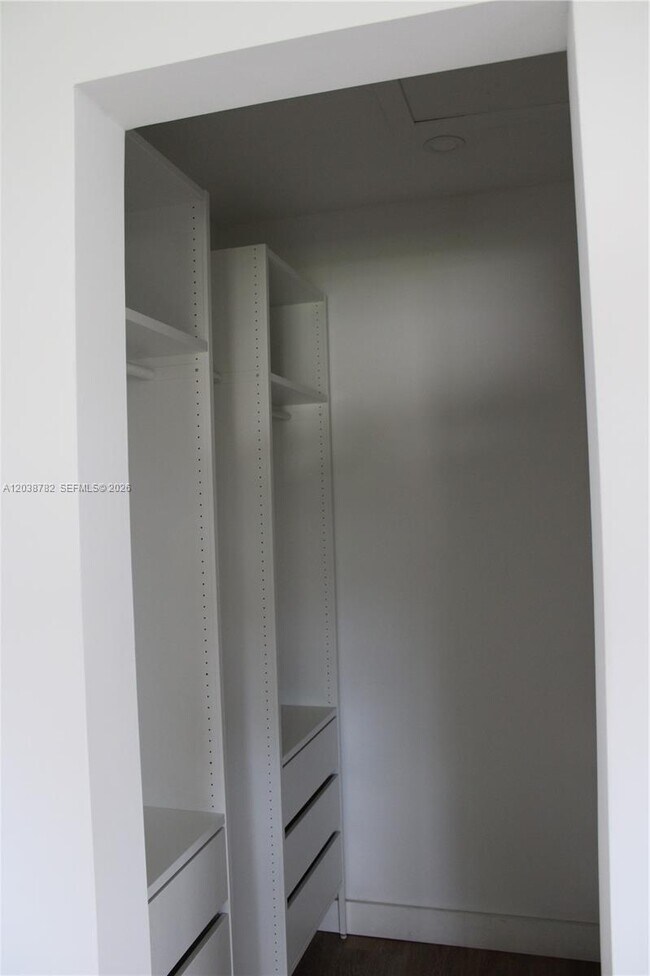 Building Photo - 3827 SW 88th Ct