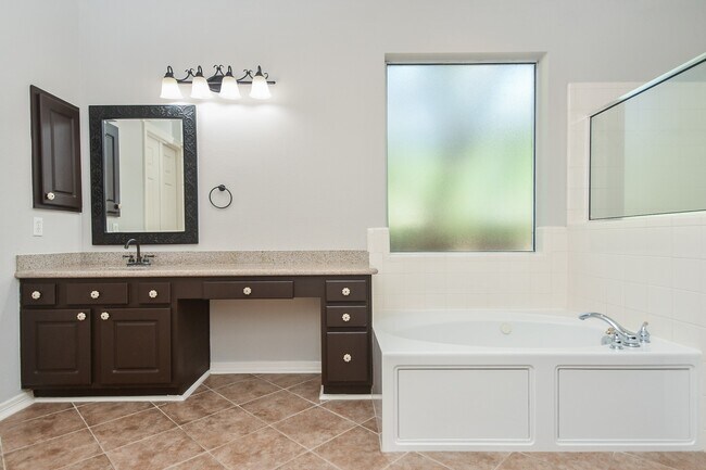 Building Photo - 22402 Caroline Chase Ct