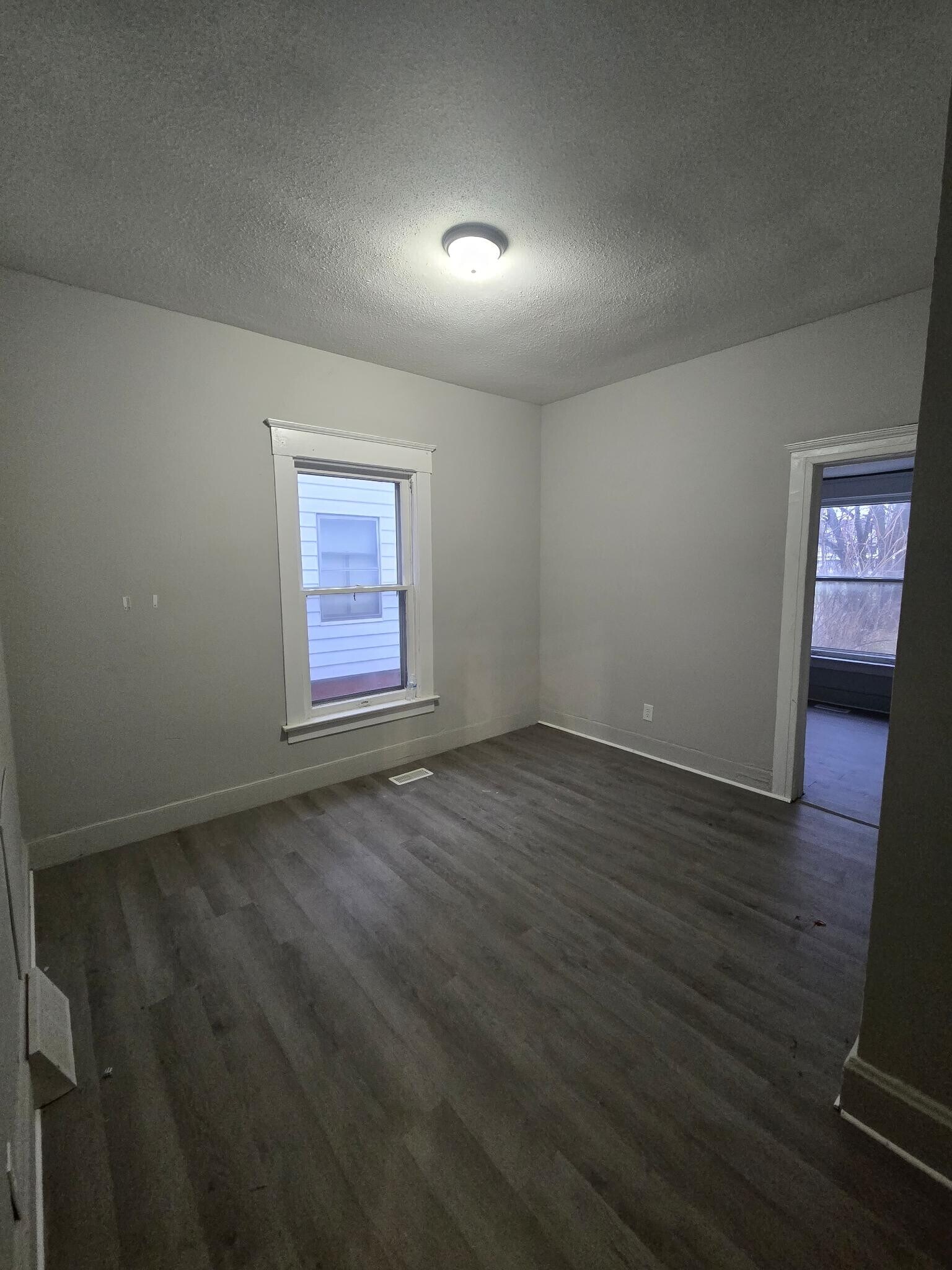 Building Photo - 2358 Putnam St