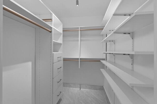 Building Photo - 3783 Carambola Cir N