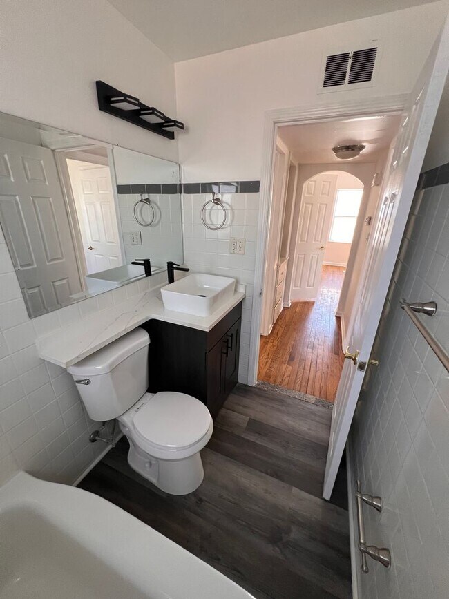 Building Photo - Fully Remodeled 3-Bedroom Home in Dearborn Heights — Great Location, Ready for You