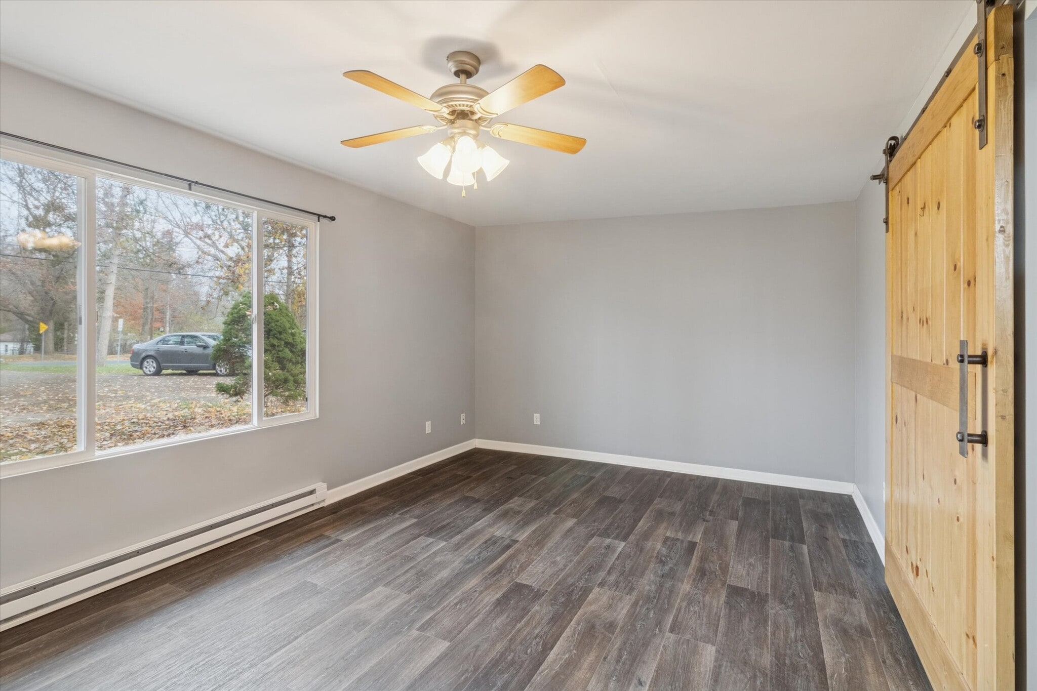 Building Photo - 671 W Clark Rd