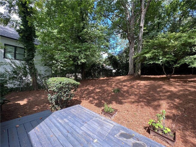 Building Photo - 2454 Drew Valley Rd NE