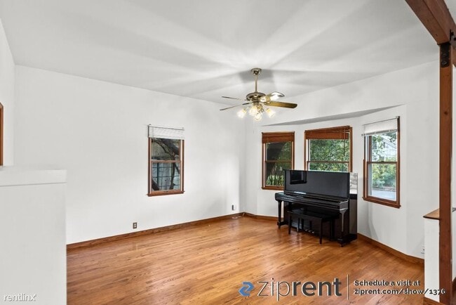 Building Photo - 4 br, 2 bath House - 2280 Hanover St, Palo...