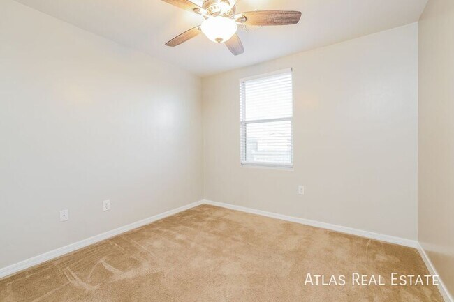 Building Photo - 4814 E Canary Grass Dr