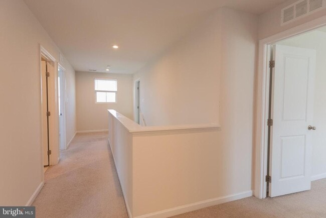 Building Photo - 228 Chandlers Glen Dr