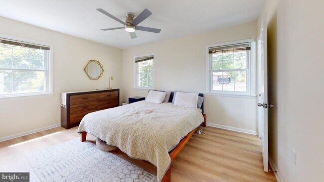 Building Photo - 5810 Helmsdale Ln