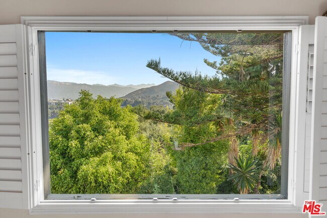 Building Photo - 3200 Oakley Dr