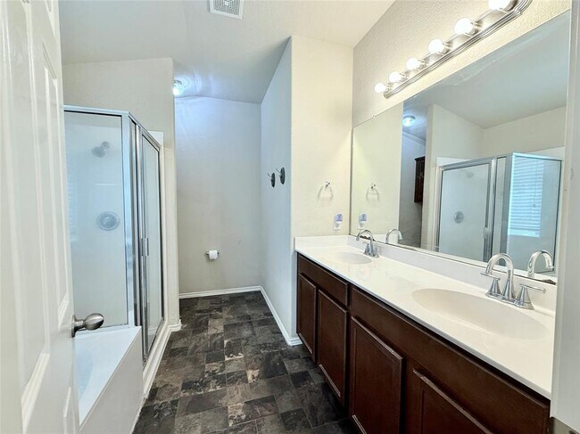 Building Photo - 314 Comal Run