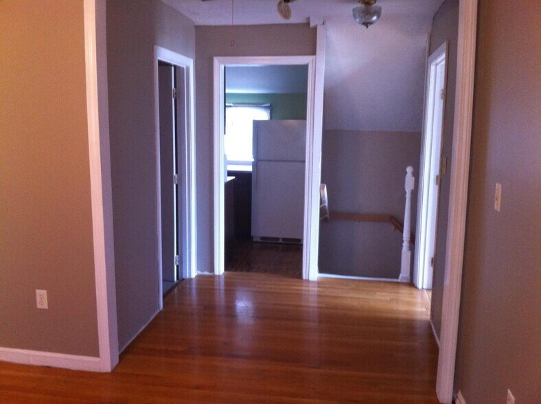 Building Photo - 246 Shaw St