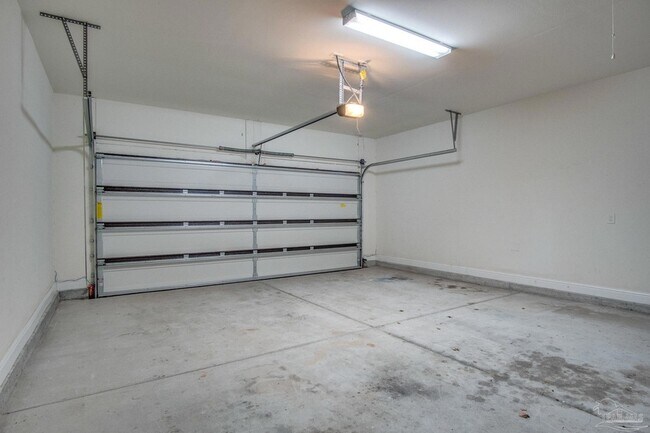 Building Photo - 4865 Spears St