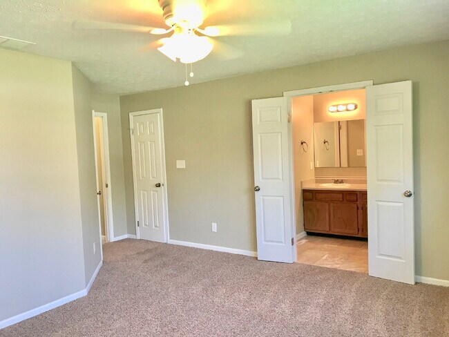 Building Photo - Charming 3 Bedroom, 2 Bathroom Home in Perry Township!