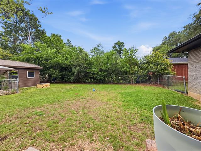 Building Photo - 2137 Lenamon Dr
