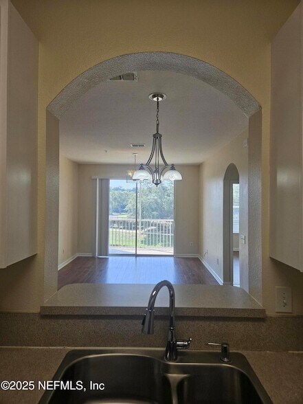 Building Photo - 7801 Point Meadows Dr