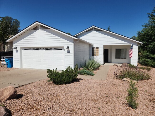 Primary Photo - Amazing 2 bed + den / 2 baths in Stone Creek