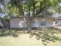 Building Photo - 133 St Thomas Ln