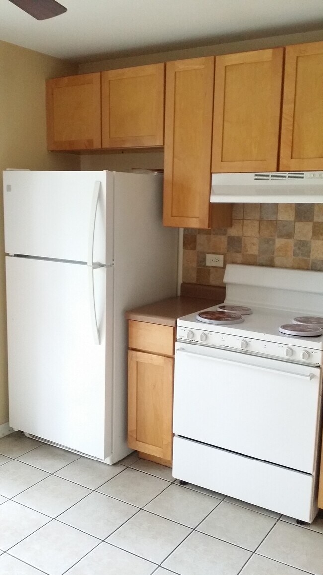 Building Photo - 183 N Waters Edge Dr