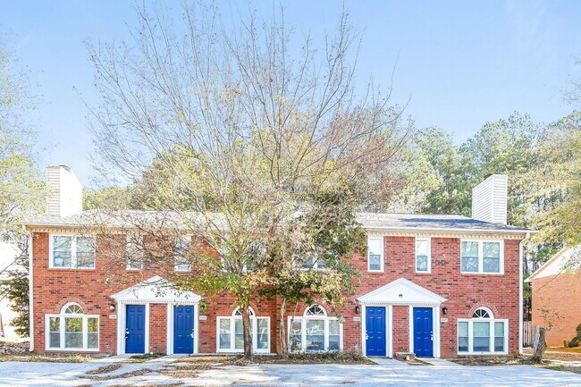 Building Photo - 1301 Sweet Pine Dr