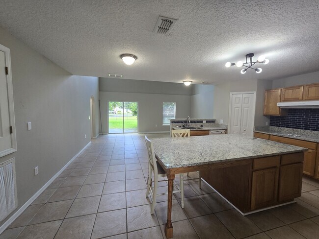 Building Photo - 405 Brooklet Cir