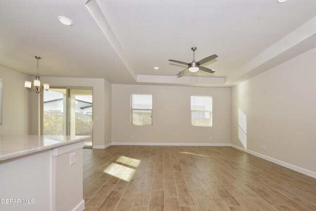 Building Photo - 705 Paseo De La Reina St